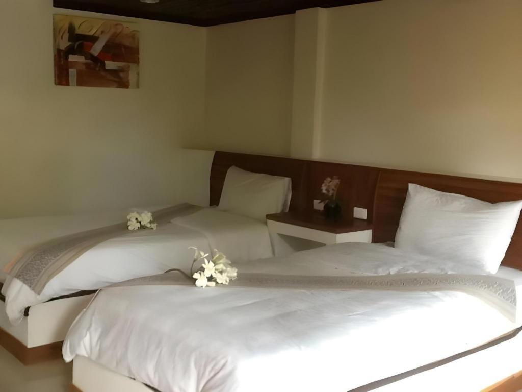 Phutawanchomdow Hotell Tha Li Exteriör bild