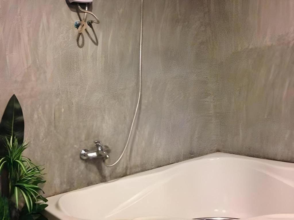 Phutawanchomdow Hotell Tha Li Exteriör bild