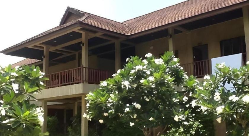 Phutawanchomdow Hotell Tha Li Exteriör bild