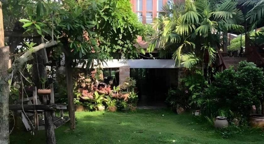 Phutawanchomdow Hotell Tha Li Exteriör bild